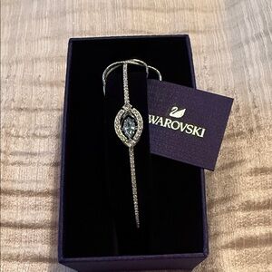 Swarovski Silver Bracelet with Sparkling Blue Gem brand new in box